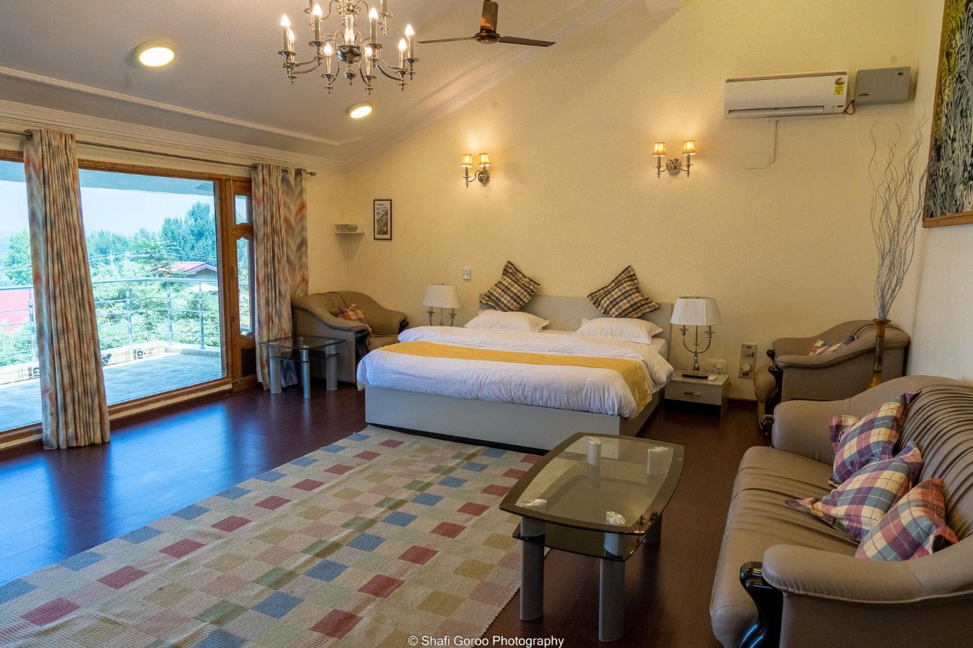 Orania Hotel Srinagar  Exterior photo